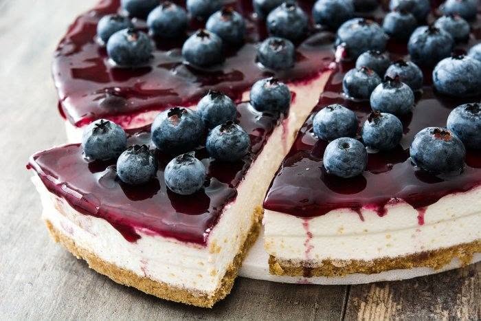 Koude cheesecake met bosbessen