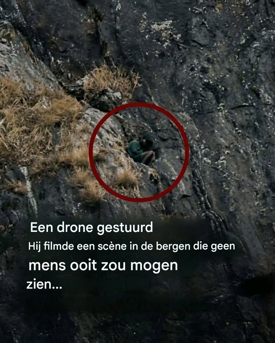 Een dronefoto boven de bergen toont een tafereel dat geen mens ooit zal zien.