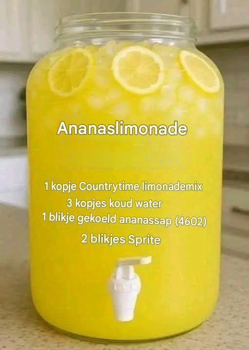 Recept voor ananaslimonade: Een verfrissend zomerdrankje dat bij iedereen in de smaak valt! Ingrediënten: 1 kopje Country Time limonademix, 3 kopjes koud water…zie meer in de eerste reactie 👇
