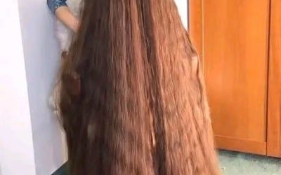 Ondanks de herhaalde verzoeken van haar man heeft deze vrouw al 25 jaar geen kappersbezoek gehad.