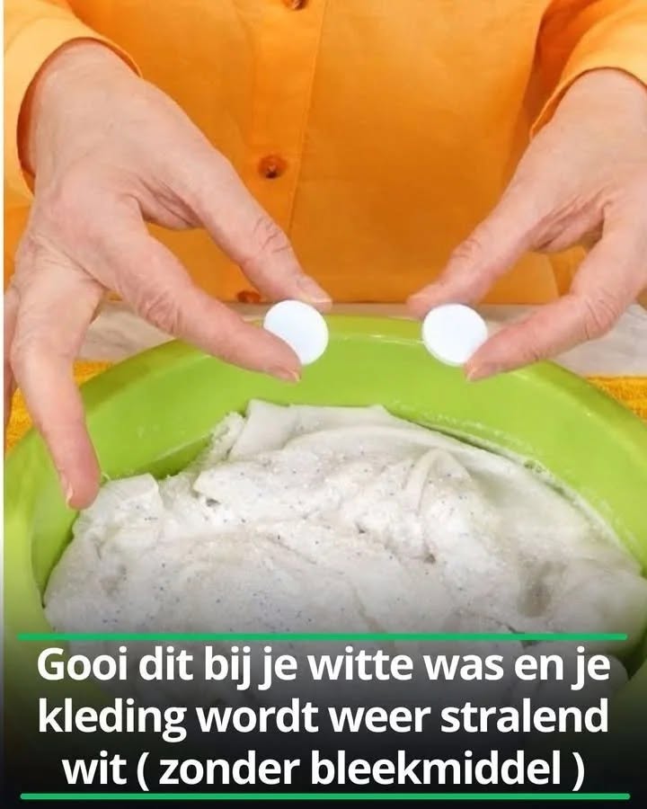 Gooi dit bij je witte was en je kleding wordt weer stralend wit ( zonder bleekmiddel )