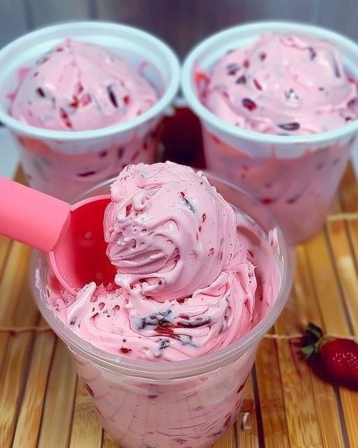 Een gegarandeerd succes met slechts 3 ingrediënten: Strawberry Yogurt Dream 😋