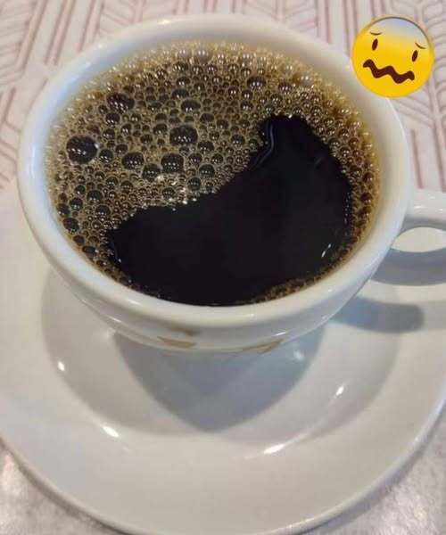 Wat gebeurt er nu echt met je lichaam als je elke ochtend koffie drinkt, volgens artsen?